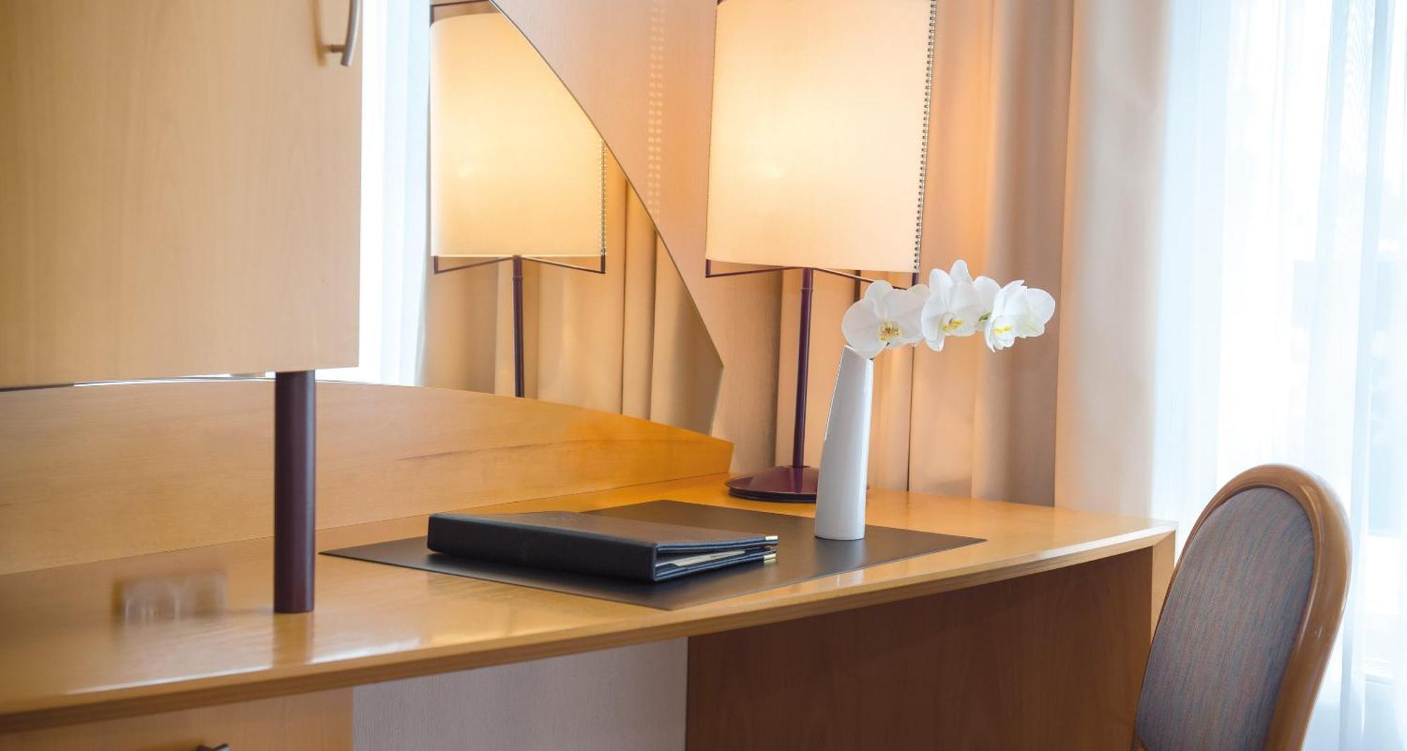 Victor'S Residenz-Hotel Frankenthal Frankenthal  Phòng bức ảnh